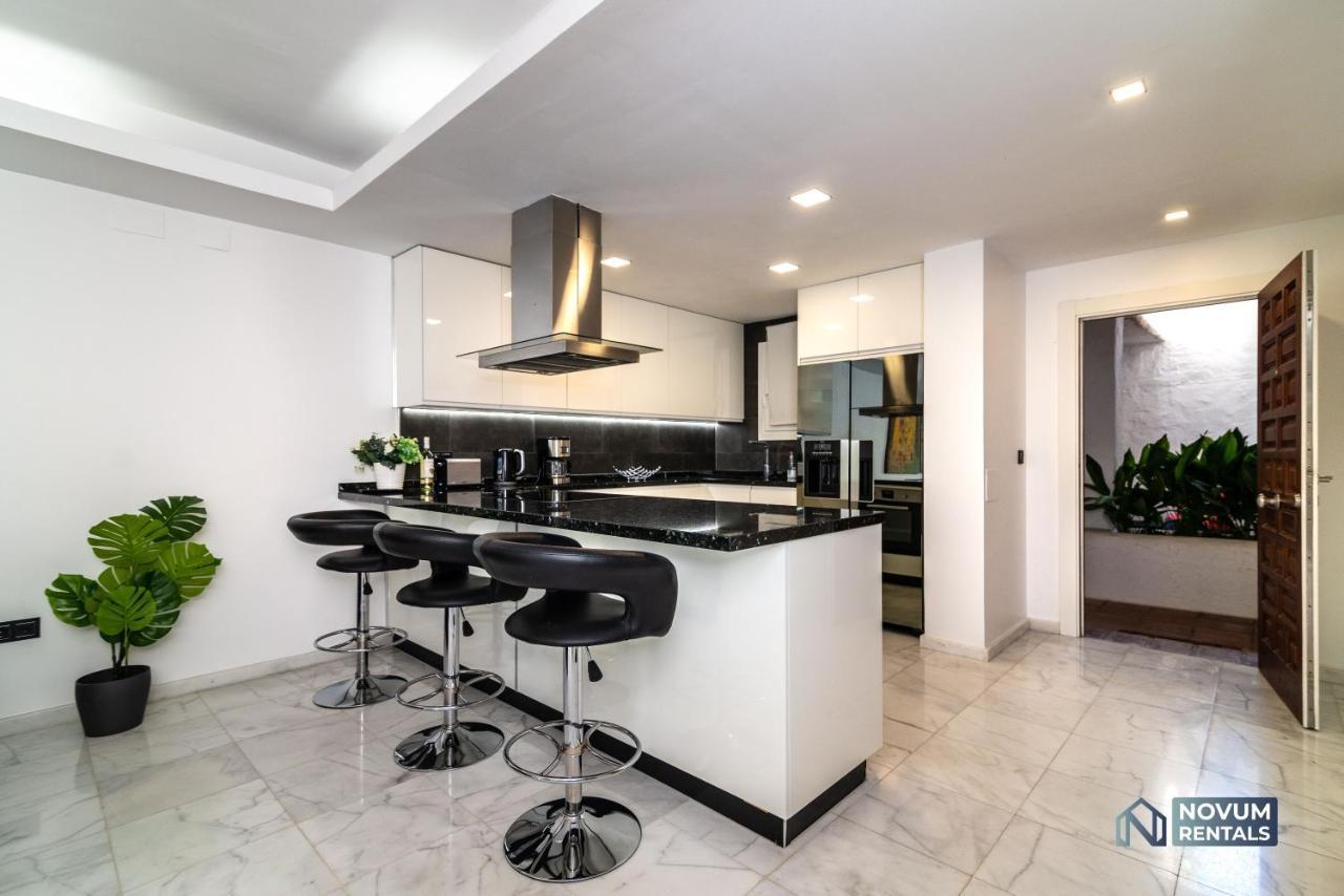 Luxurious Beachside In The Heart Of Puente